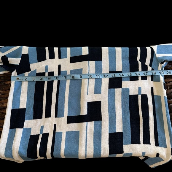 Marimekko size 40 Blue White Geometric V Neck Blouse Top 3/4 Sleeve Viscose - Picture 4 of 6